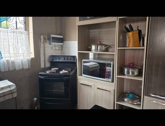 2 BEDROOM HOUSE FOR SALE IN WESTCLIFF